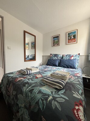 2 bedrooms, iron/ironing board, WiFi - Maison de Vacances à 500m de la Plage au Calme et à Proximité de Tout (Agde)