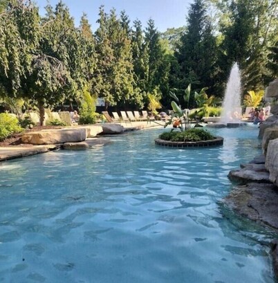 Middle Bass Island retreat,10-min ferry ride to Put-in-Bay, Pet friendly!