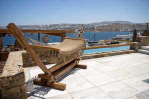 Pool - Villa Pelagos with amazing view close to the sea (Mykonos)