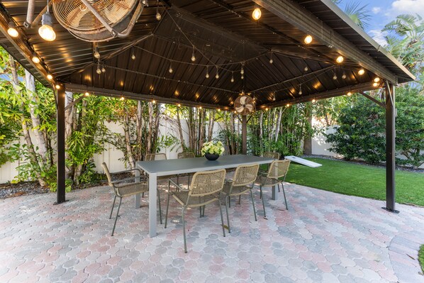 Outdoor dining
