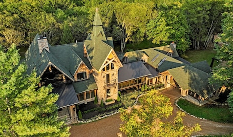 Exterior. Extraordinary Manor at Dark Horse Estate