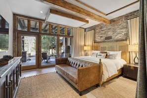 7 bedrooms, iron/ironing board, WiFi, bed sheets