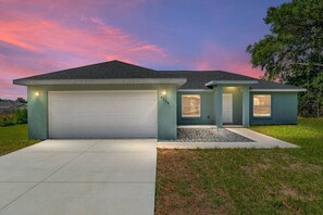 Exterior - Villa Verde: Cozy Home In New Community (Inverness)