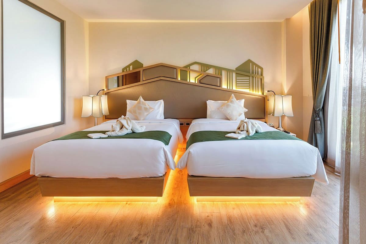 Canal Deluxe (Twin Bed) | Minibar (inkludert), safe på rommet og blendingsgardiner