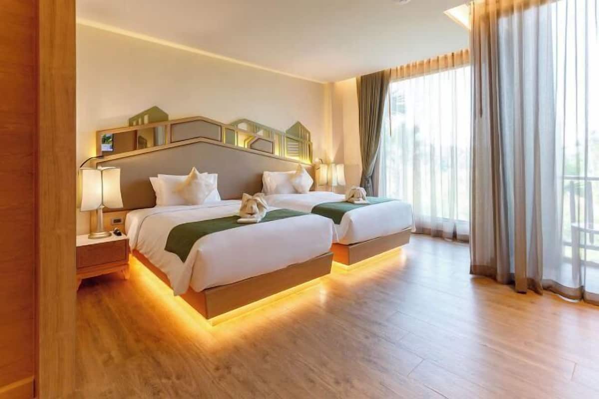 1 bedroom, free minibar, in-room safe, blackout curtains