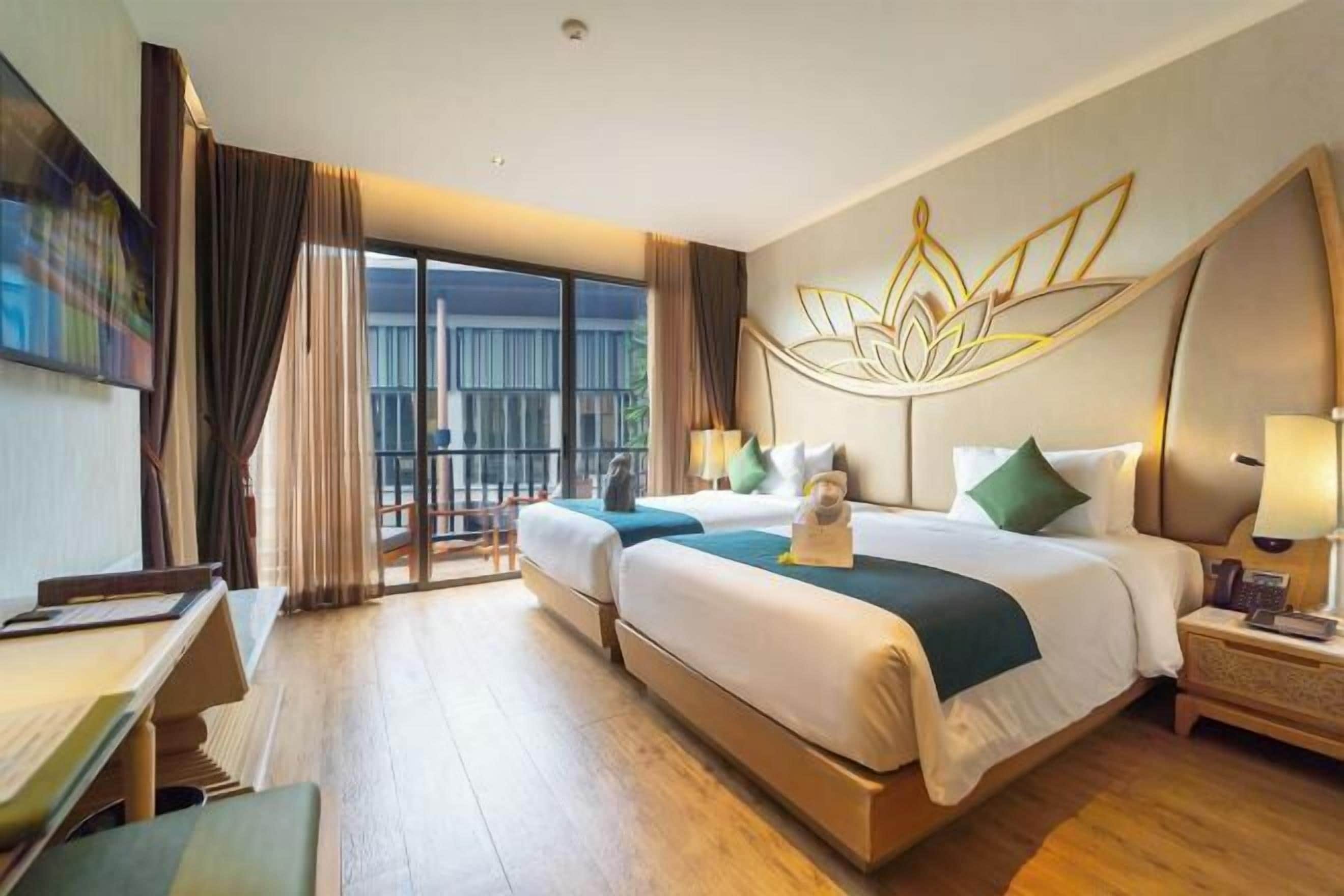 Kostenlose Minibar, Zimmersafe, Verdunkelungsvorhänge