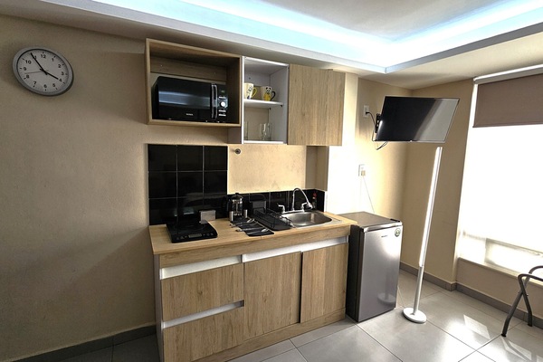 Brødrister, hurtigmikser, kaffekvern og papirhåndklær