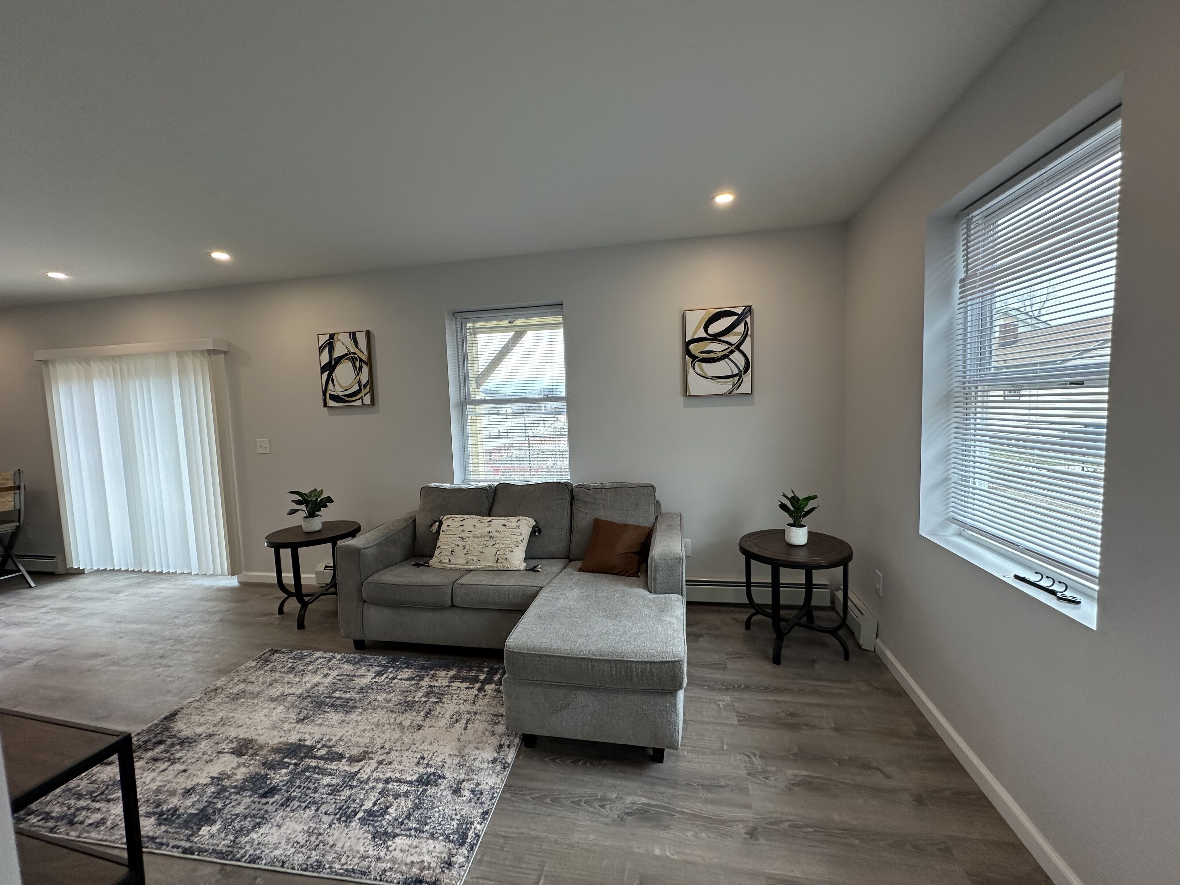 2 bedroom with River Views