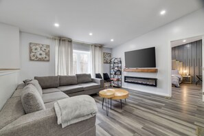 TV connectée, cheminée, baby-foot