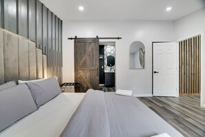 8 bedrooms, desk, iron/ironing board, free WiFi