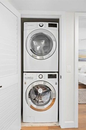 Interior - Seaside Elegance Chic Getaway Near Downtown (Manhattan Beach)