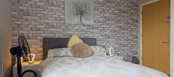 2 Bed Apt - Free Parking - Close to City Centre