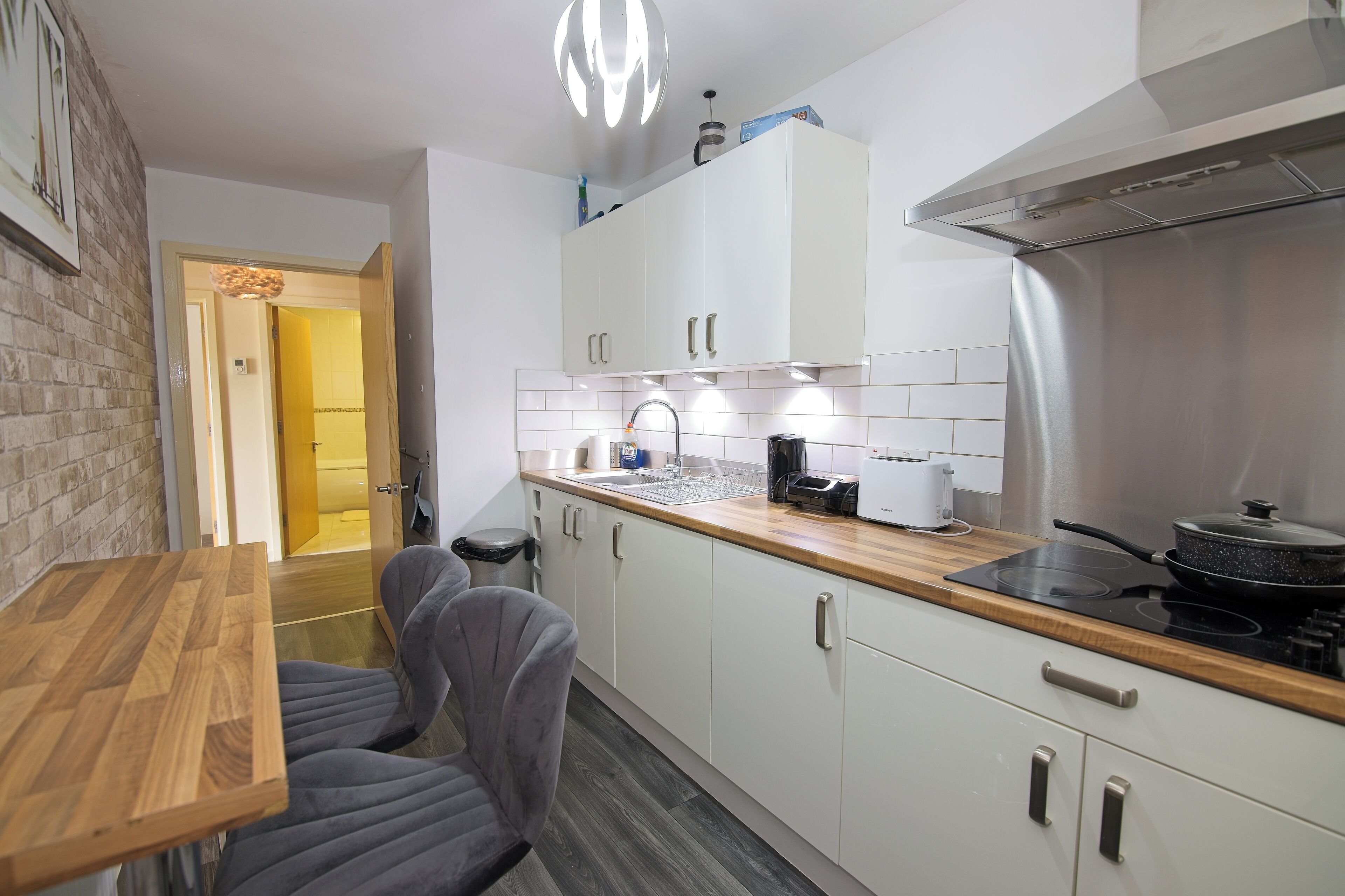 Apartment | Private kitchen | Fridge, microwave, oven, stovetop