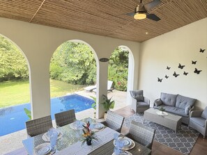 Outdoor dining - Casa Mariposa - villa w/ infinity pool, near beach (Brasilito)
