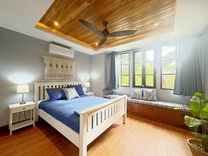 4 slaapkamers, een strijkplank/strijkijzer, reisbedje, gratis wifi