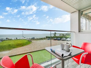 Outdoor dining - 3 bedroom accommodation in Falmouth (Falmouth)