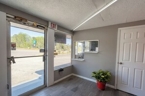 Reception - 8 Inn By Capital O Americus US 19 (Americus)