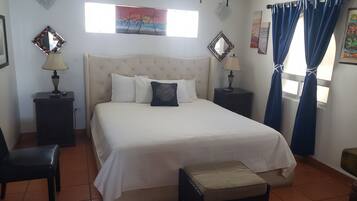 3 bedrooms, desk, iron/ironing board, travel crib