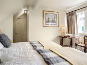 7 quartos, Wi-Fi de cortesia, roupa de cama