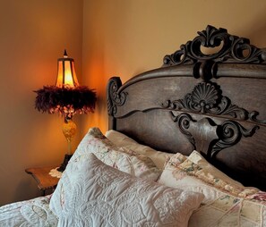 Room, 1 Double Bed, Non Smoking, Private Bathroom | Individually decorated, individually furnished, blackout drapes