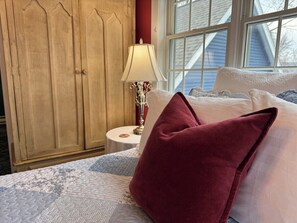 Family Suite, Multiple Beds, Non Smoking, Private Bathroom | Individually decorated, individually furnished, blackout drapes - The Wen Inn formerly Andor Wenneson (Peterson)