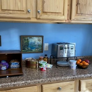 Free daily local cuisine breakfast  - The Wen Inn formerly Andor Wenneson (Peterson)