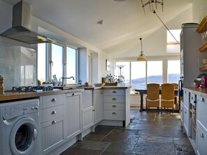 Dishwasher, cookware/dishes/utensils