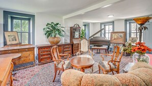 Interior - Experience a 17th-Century Spring Manor (Eagleville)