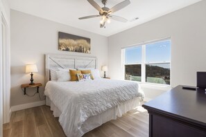 5 bedrooms, iron/ironing board, free WiFi, bed sheets - 5BR Retreat + Private Hot Tub, Game Room, Resort Pools + FREE Show Tickets! (Branson)