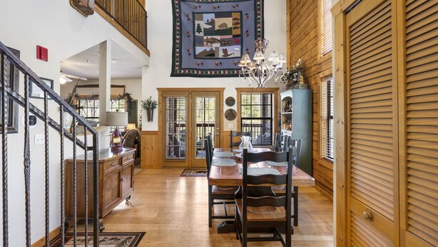Dining - 2BD Cabin, Sleeps 6, near Hwy 76, Tanger Outlets- DISCOUNT TICKETS! (Branson)
