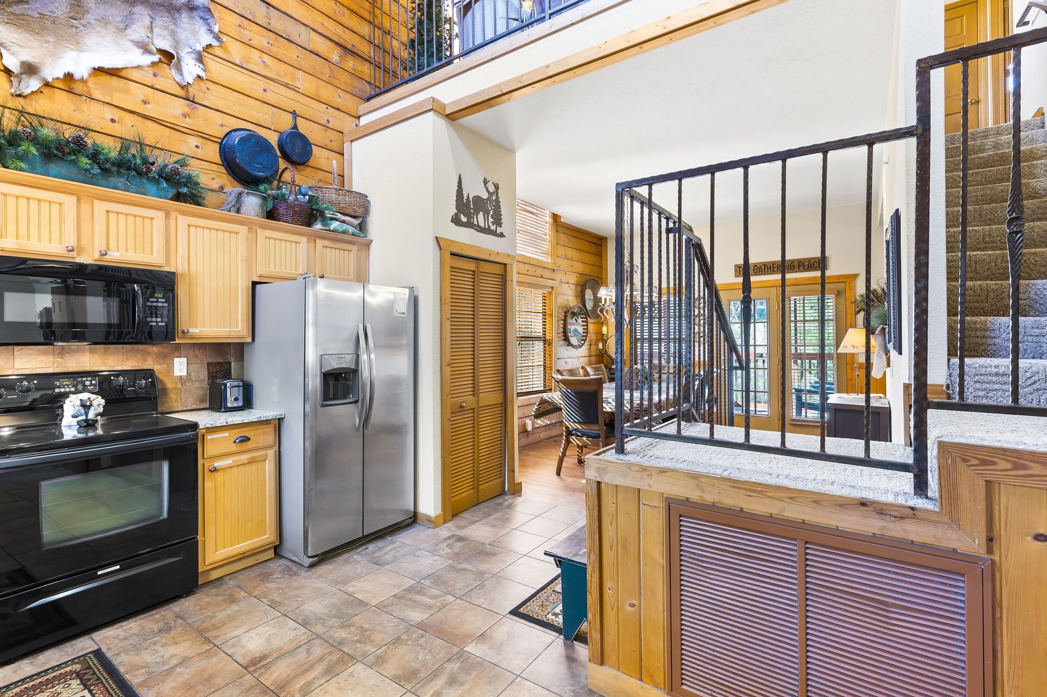 Fridge, microwave, dishwasher, coffee/tea maker