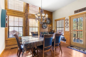 Dining - Two Side by Side Cabins in the Heart of Branson,Sleeps 14, Ticket DEALS and Golf Discounts (Branson)