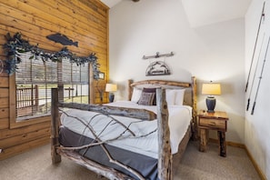 5 bedrooms, iron/ironing board, free WiFi, bed sheets - Two Side by Side Cabins in the Heart of Branson,Sleeps 14, Ticket DEALS and Golf Discounts (Branson)