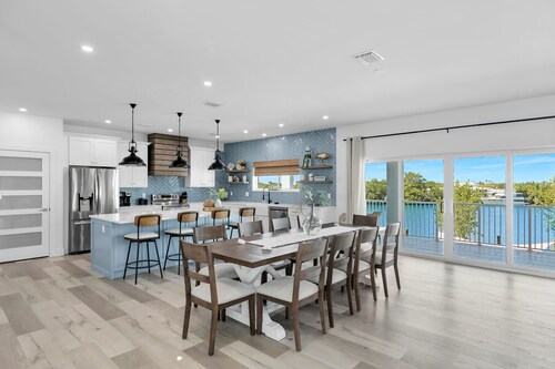 Brand new 5bed/6bath pool w/45 foot dockage - available with 2 more homes 