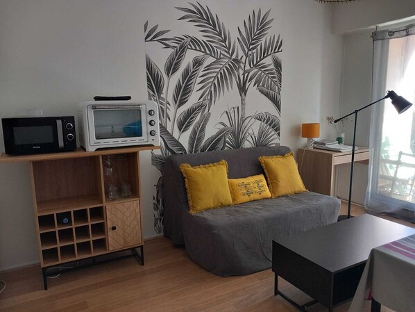 TV - Studio Dans un Parc Boisé Avec Piscine et Animaux Accepté, Avec Terrasse (La Baule-Escoublac)