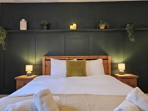 4 bedrooms, iron/ironing board, WiFi, bed sheets - Rooftop Retreat Edinburgh (Edinburgh)