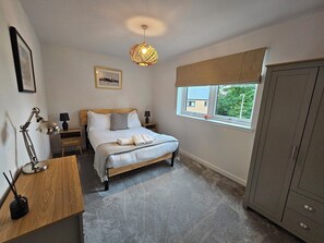 5 bedrooms, iron/ironing board, travel cot, Internet