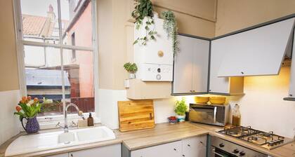 Heron House: The Forth Rail Bridge Cottage