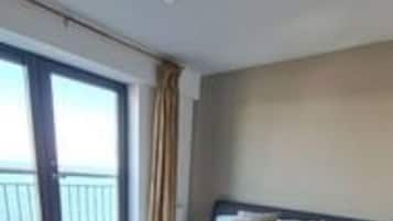 Desk, iron/ironing board, WiFi, bed sheets