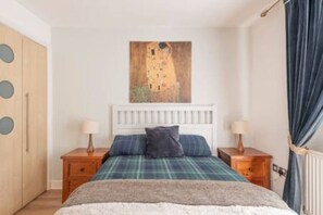 3 chambres, fer et planche à repasser, Wi-Fi, literie fournie