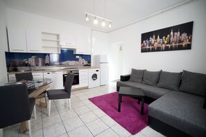 TV - Apartments Silver Shade - One Bedroom Apartment with Terrace(a1) (Zadar)