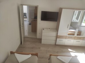 1 bedroom, iron/ironing board, WiFi, bed sheets