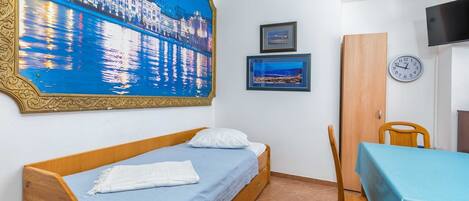 1 Schlafzimmer, Reisekinderbett, kostenloses WLAN, Bettwäsche