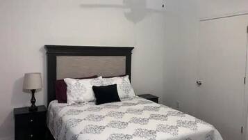 1 bedroom, WiFi (free), bed sheets