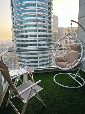 Property grounds - Modern Dubai Marina Apartment near Metro
(Dubai)