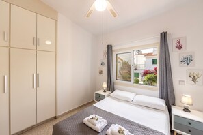 3 bedrooms, in-room safe, iron/ironing board, free WiFi
