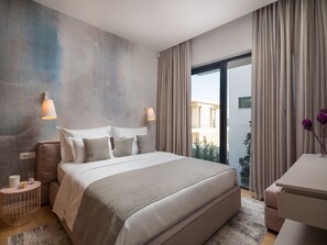 4 bedrooms, in-room safe, iron/ironing board, free WiFi