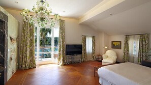 8 Schlafzimmer, BĂŒgeleisen/BĂŒgelbrett, kostenloses WLAN, BettwĂ€sche