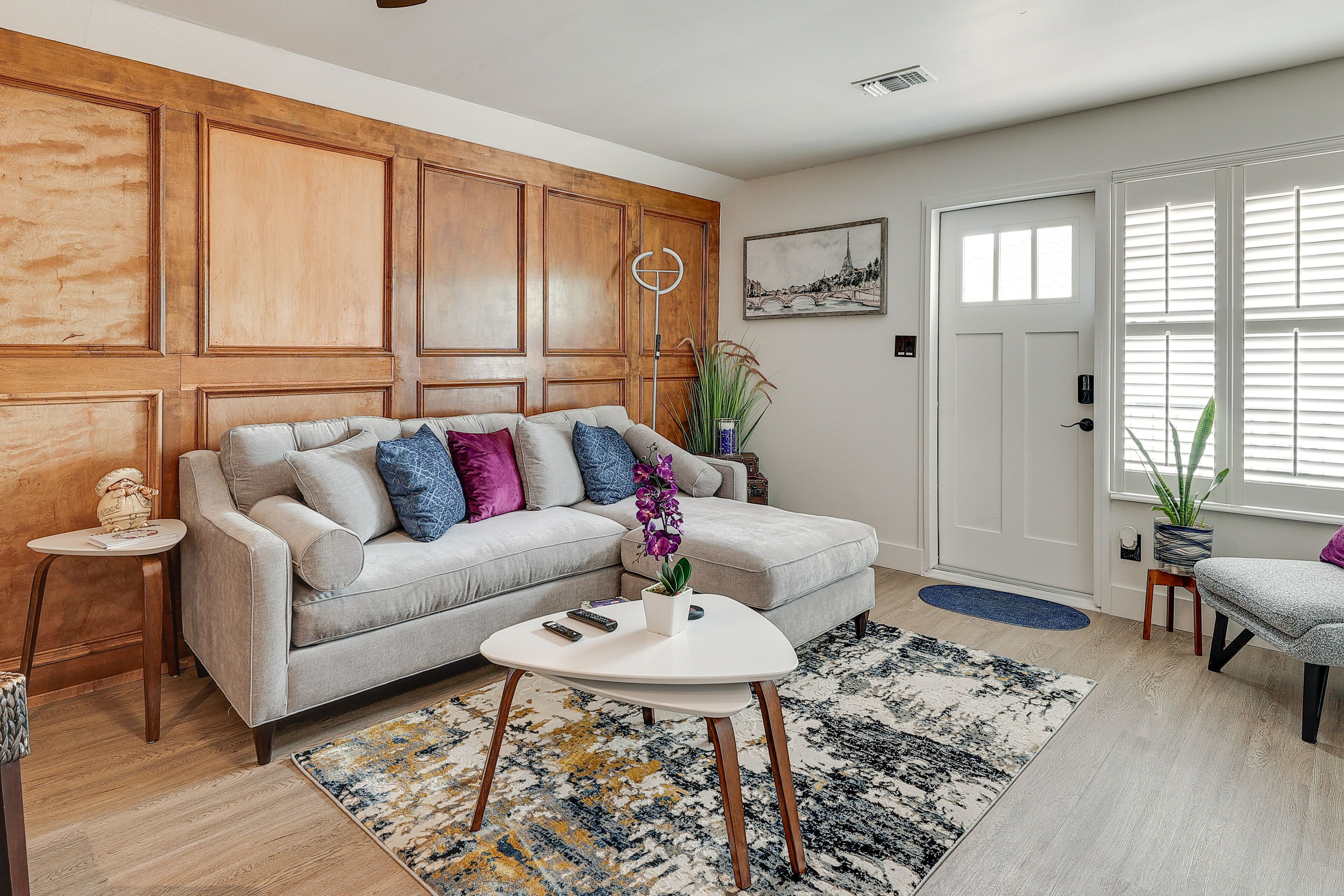 Edinburg Escape w/ Smart TV Near Firemen's Park!