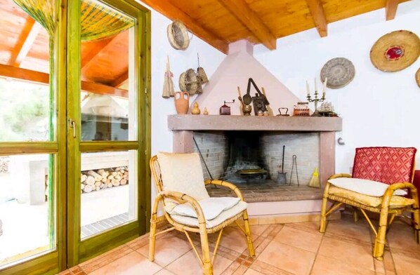 Interior - Cottage surrounded by greenery ideal for families (SANT'ANTIOCO)